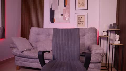 Snapshot of davies_brown chatting on 10/04/25, 09:13 Davies brown schedule 12pm to 5pm col time online show from 10/04/25, 09:13