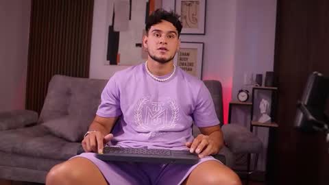 Snapshot of davies_brown chatting on 11/05/25, 09:04 Davies brown schedule 12pm to 5pm col time online show from 11/05/25, 09:04