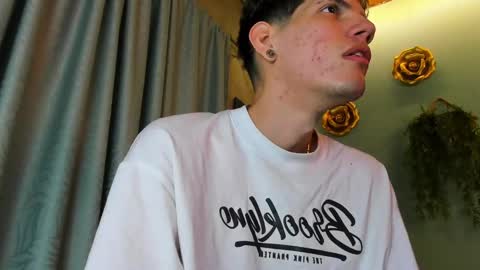 Snapshot of daviid_huge chatting on 09/23/25, 08:28 daviid_huge online show from 09/23/25, 08:28