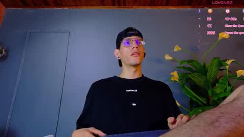 Snapshot of daviid_huge chatting on 11/07/25, 01:22 daviid_huge online show from 11/07/25, 01:22