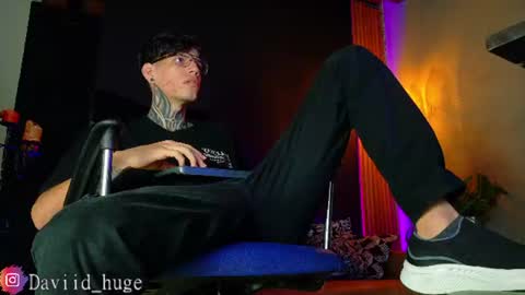 daviid_huge online show from 06/18/26, 01:37