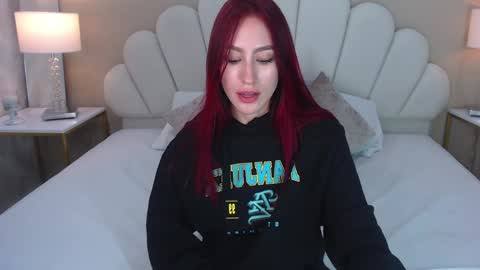 Valentina Gomez online show from 12/11/24, 04:20