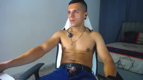 Snapshot of davisito7 chatting on 10/01/25, 04:51 David Angel online show from 10/01/25, 04:51