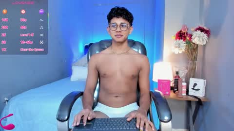 Snapshot of dawn_16 chatting on 11/11/25, 09:26 dawn_16 online show from 11/11/25, 09:26