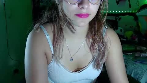 Snapshot of daya202 chatting on 10/05/25, 03:27 Eli online show from 10/05/25, 03:27