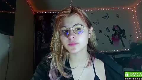 Snapshot of daya202 chatting on 11/09/25, 04:11 Eli online show from 11/09/25, 04:11