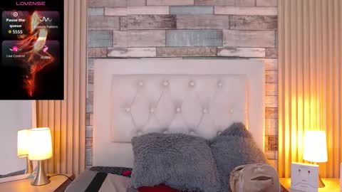 Snapshot of dayana_mendozaa69 chatting on 11/19/25, 12:49 Dayana online show from 11/19/25, 12:49