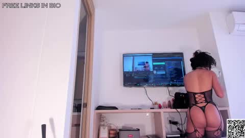 dayanaortega online show from 10/25/25, 01:51