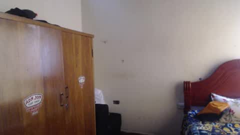 Dylon online show from 09/17/25, 07:15