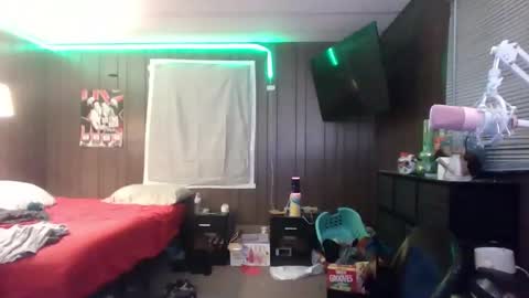 Snapshot of dazedconfession chatting on 12/22/25, 05:48 DazedConfession online show from 12/22/25, 05:48