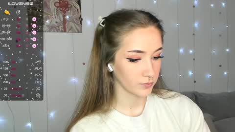 Snapshot of dazy_88 chatting on 01/06/25, 02:37 Dazy    My Fansly  online show from 01/06/25, 02:37