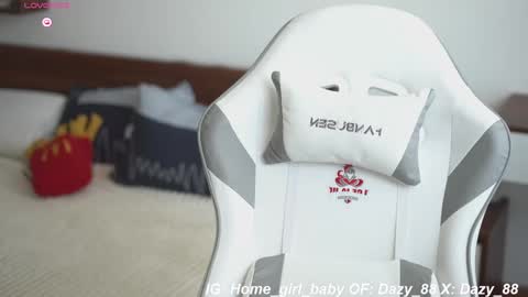 Snapshot of dazy_88 chatting on 03/01/25, 04:37 Dazy    My Fansly  online show from 03/01/25, 04:37