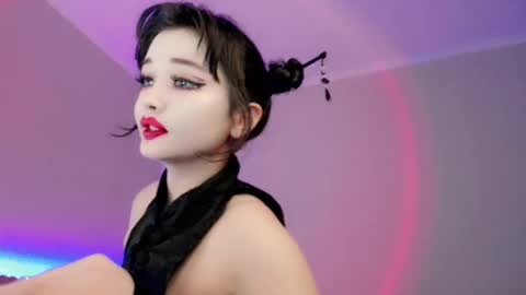 Snapshot of dazzl1ngfire chatting on 10/19/25, 03:01 Natsumi online show from 10/19/25, 03:01