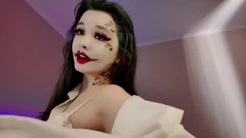 Snapshot of dazzl1ngfire chatting on 10/31/25, 04:57 Natsumi online show from 10/31/25, 04:57