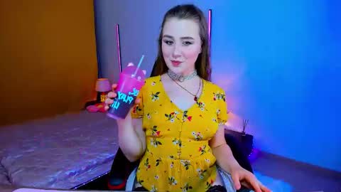Snapshot of dazzlemoves chatting on 06/11/26, 02:53 Zlata Golden online show from 06/11/26, 02:53