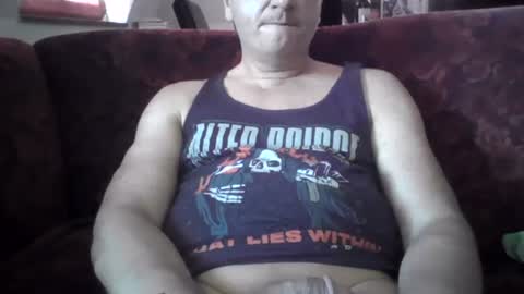 Play with me while I watch you german handsome squirtlover love small girls small tits big clit cut c2c shaved online show from 06/18/26, 09:36