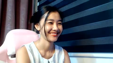 Angel online show from 10/28/25, 11:51