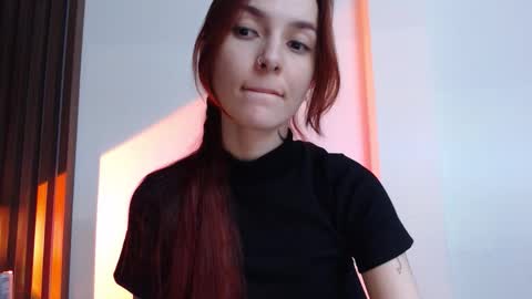 Snapshot of dead_girll chatting on 10/20/25, 10:43 freak online show from 10/20/25, 10:43