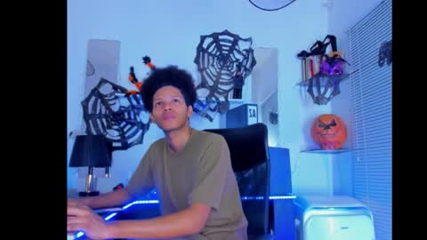 Snapshot of deamon_devil chatting on 10/13/25, 04:23 deamon_devil online show from 10/13/25, 04:23