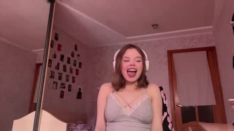 Dee online show from 06/07/26, 08:18