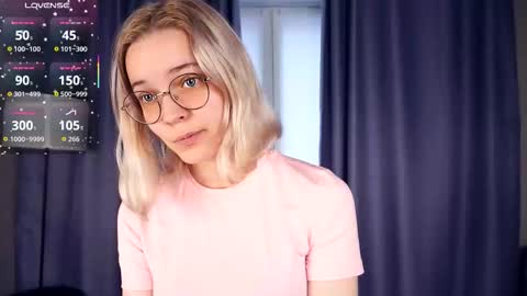 Charlie 18yo online show from 11/01/25, 05:20