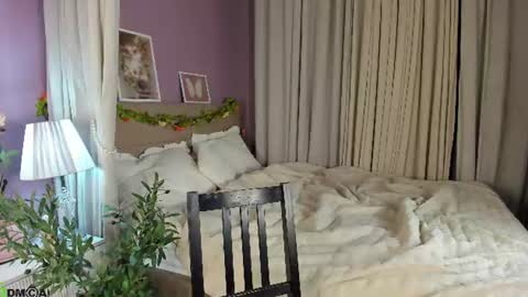 Snapshot of dearly_emily chatting on 07/18/26, 05:17 Emily GMT2 Mon 10 AM - 4 PM Wed 10 AM - 4 PM Thu 10 AM - 4 PM Fri 10 AM - 4 PM Sat 10 AM - 4 PM online show from 07/18/26, 05:17