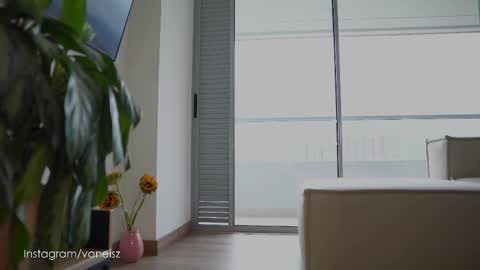 NINA   30OFF online show from 09/19/25, 12:06