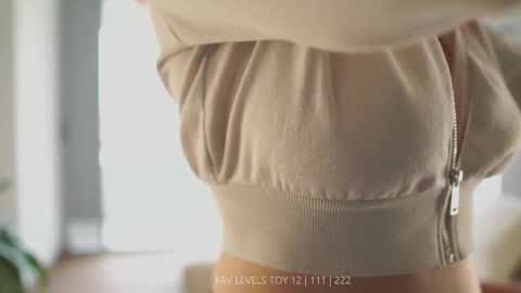 NINA   30OFF online show from 11/10/25, 12:15