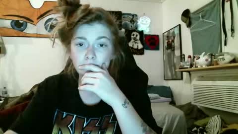 Snapshot of debbieafterhours69 chatting on 11/22/25, 04:11 DEBBIE online show from 11/22/25, 04:11