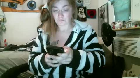 Snapshot of debbieafterhours69 chatting on 11/29/25, 05:16 DEBBIE online show from 11/29/25, 05:16