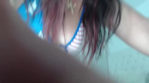 Snapshot of deboramom chatting on 03/04/25, 11:22 DeboraMom online show from 03/04/25, 11:22