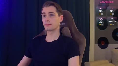 Snapshot of debugmee chatting on 11/28/25, 02:53 Samuel online show from 11/28/25, 02:53