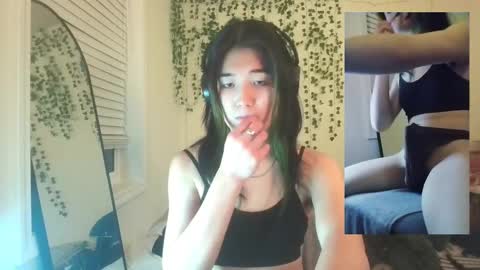 deciduousdoll online show from 09/21/25, 06:04