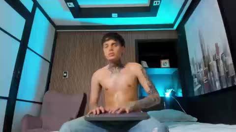 declan_fox online show from 09/20/25, 04:35