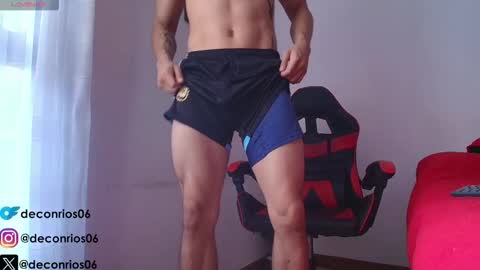 Snapshot of deconrios chatting on 10/28/25, 08:55 Santiago online show from 10/28/25, 08:55