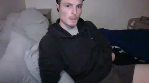 Snapshot of dee4dayz19 chatting on 10/17/25, 01:42 Dee4dayz online show from 10/17/25, 01:42