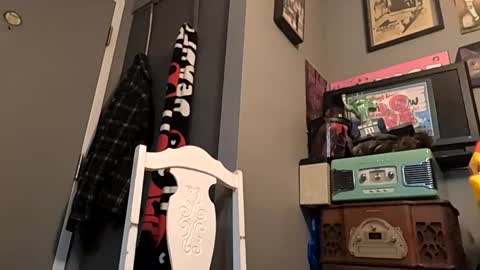 Snapshot of deedeequeen420 chatting on 03/03/25, 09:33 deedeequeen420 online show from 03/03/25, 09:33