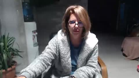 hi guys i m a cute milf i m here for good time and nice people pls be respectfool and enjoy me online show from 09/12/25, 04:12