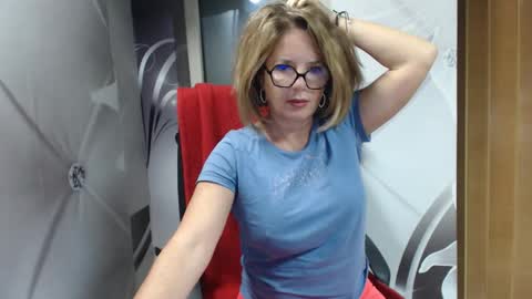 Snapshot of deepintoyourmind chatting on 10/27/25, 03:21 hi guys i m a cute milf i m here for good time and nice people pls be respectfool and enjoy me online show from 10/27/25, 03:21