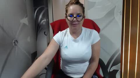 Snapshot of deepintoyourmind chatting on 03/02/26, 10:11 hi guys i m a cute milf i m here for good time and nice people pls be respectfool and enjoy me online show from 03/02/26, 10:11