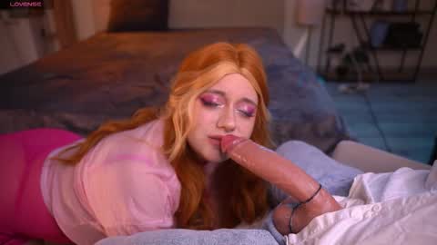 Snapshot of deepsouly chatting on 10/19/25, 03:01 Ayla online show from 10/19/25, 03:01