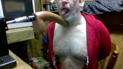 Snapshot of deepthroat227 chatting on 02/18/25, 04:48 Deepthroat My Big Dildos online show from 02/18/25, 04:48