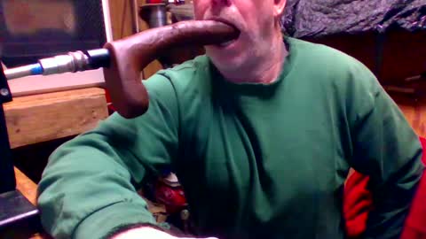 Snapshot of deepthroat227 chatting on 02/25/25, 03:38 Deepthroat My Big Dildos online show from 02/25/25, 03:38