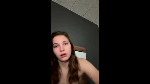 Snapshot of deepthroatqueen33 chatting on 01/13/26, 10:53 deepthroatqueen33 online show from 01/13/26, 10:53