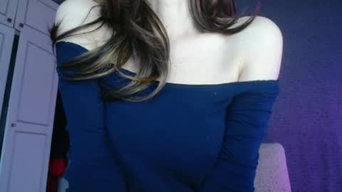 Snapshot of deessedivine chatting on 11/29/25, 03:37 KamiDevi online show from 11/29/25, 03:37