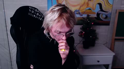 Snapshot of deficitt chatting on 01/13/25, 03:12 deficitt online show from 01/13/25, 03:12