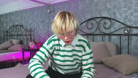 Snapshot of deficitt chatting on 01/23/25, 08:45 deficitt online show from 01/23/25, 08:45