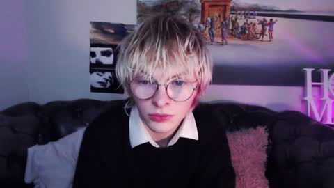 Snapshot of deficitt chatting on 01/28/25, 09:29 deficitt online show from 01/28/25, 09:29