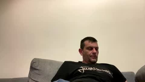 Snapshot of defloy chatting on 12/01/25, 08:03 Defloy online show from 12/01/25, 08:03