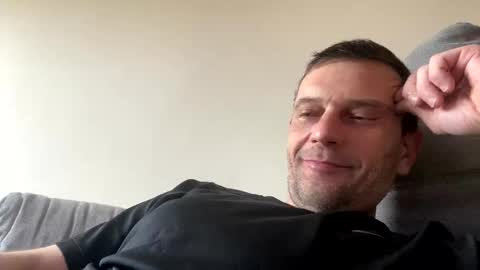 Snapshot of defloy chatting on 12/14/25, 09:14 Defloy online show from 12/14/25, 09:14